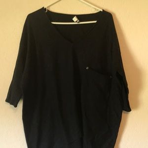Boutique Black V-neck Top w/ Pocket